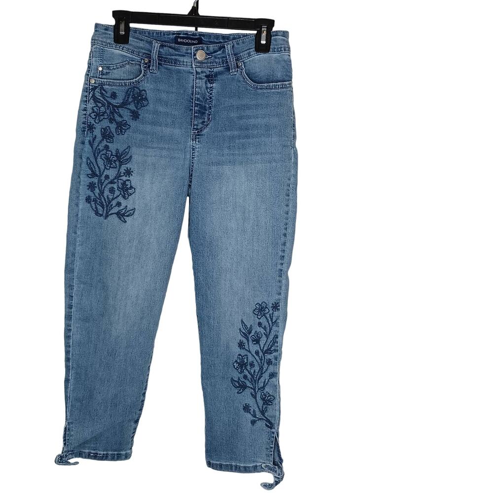 Bandolino Capris with Floral Embroidery EUC